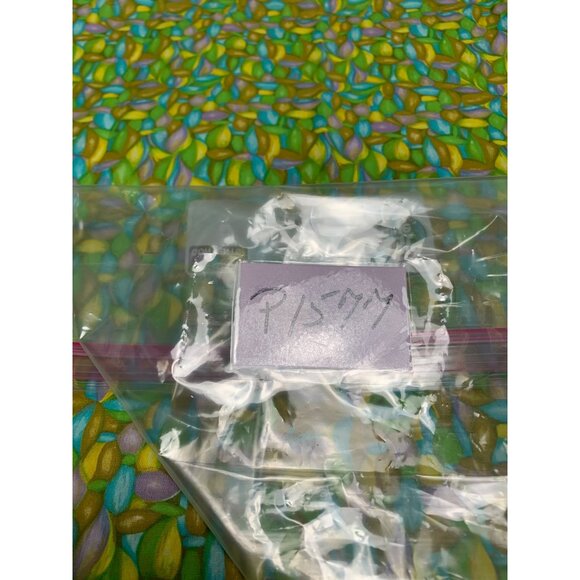 Colorful Abstract Leaf Pattern Cotton Fabric 1/2 Yard 36" Wide Crafting & Sewing - Picture 6 of 6